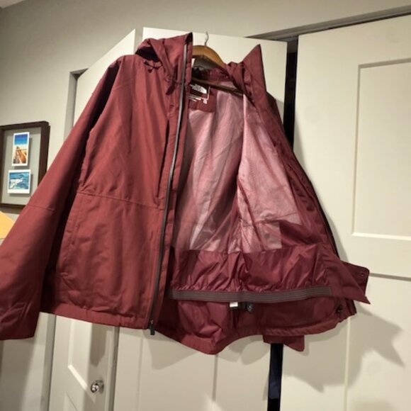 The North Face Women’s ThermoBall Snow Triclimate 3-in-1 XL Jacket - Picture 8 of 10